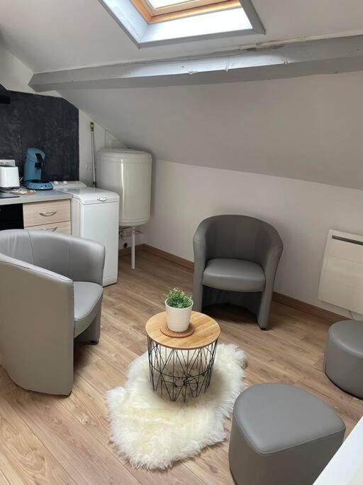 Edouard 2. Logement Complet. Charleville-Mézières Eksteriør billede
